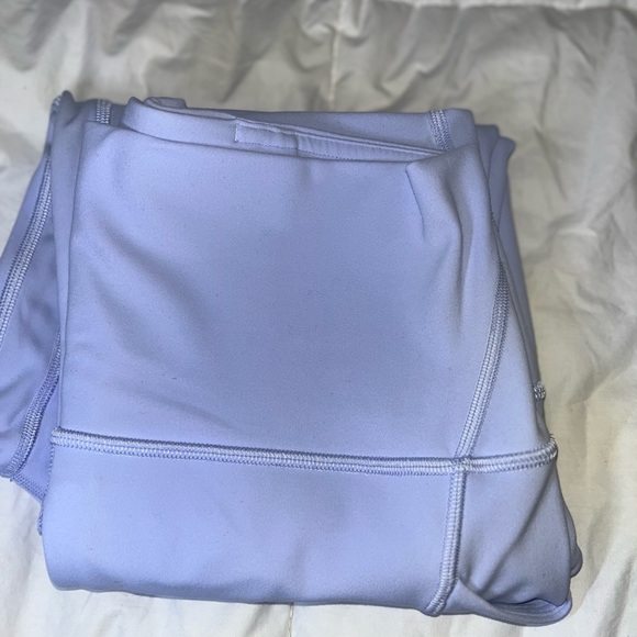Lululemon Size 8 Yoga Pants: Stay Comfy and Stylish in Vibrant Violet - Picture 11 of 12